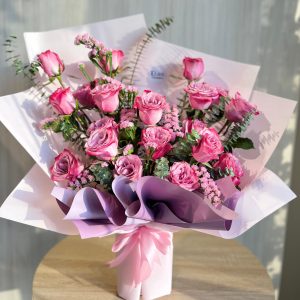 باقة الجوري البنفسجي